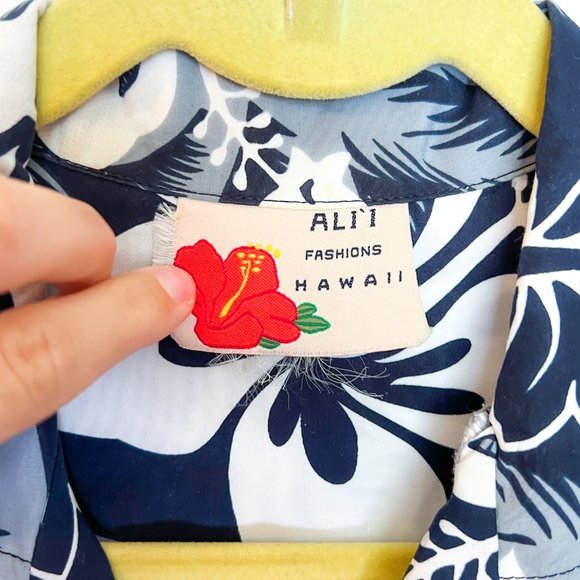 Y2K Navy Blue Hawaiian Shirt Men's M Hibiscus Floral Button Down - Picture 2 of 5